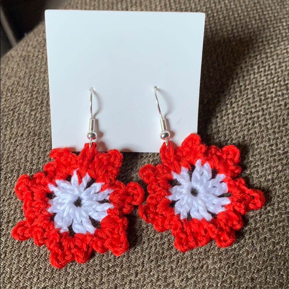 🎀Hand embroidered earrings